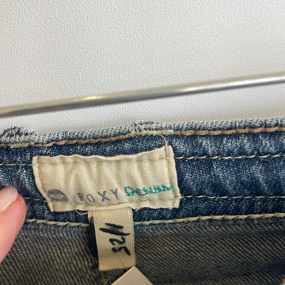 Roxy Blue Jean Shorts Classic Denim Style with Drawstring Design Sz 25 - Picture 3 of 5